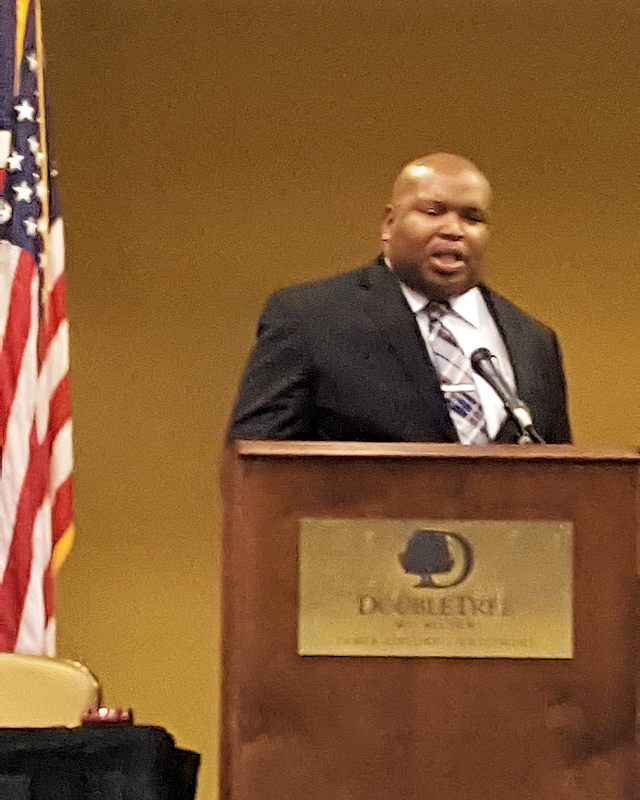 W.C. Blackmon delivers one of two keynote addresses at an event of the Florida chapter of the  National Federation of  the Blind in Tampa, FL, in January 2016.
